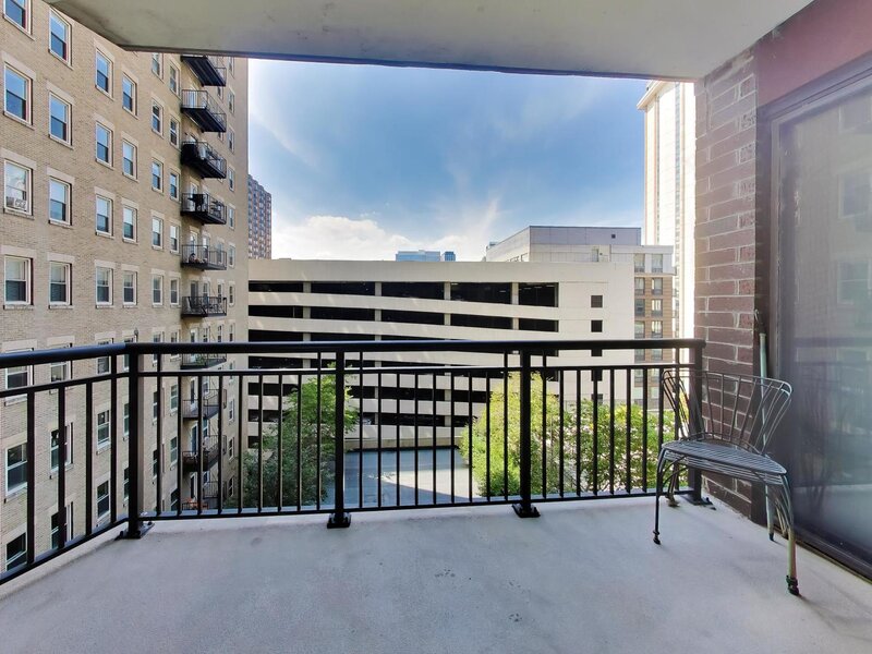 41 E 8th Street Chicago IL 60605