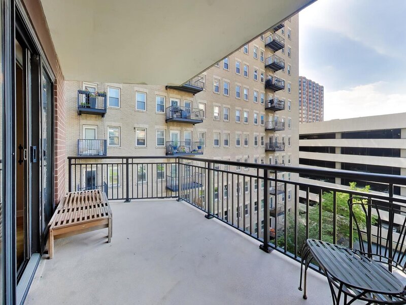 41 E 8th Street Chicago IL 60605
