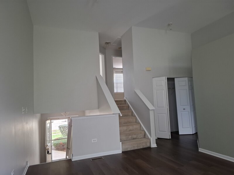 725 Littleton Trail Elgin IL 60120