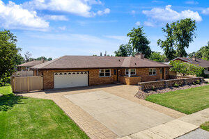 Photo of 378 Oakwood Drive Crete IL 60417