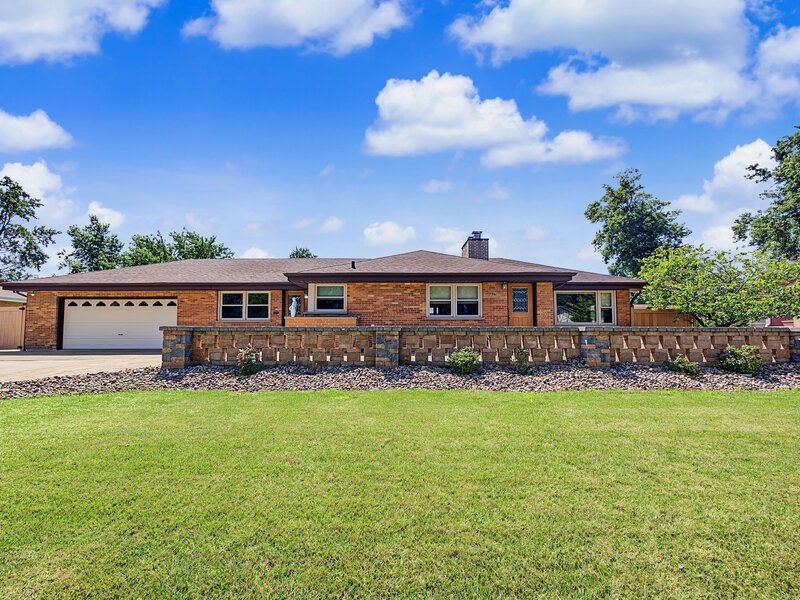 378 Oakwood Drive Crete IL 60417