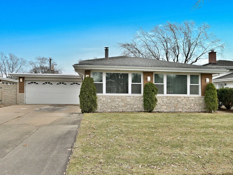 575 Bedford Lane Des Plaines IL 60016