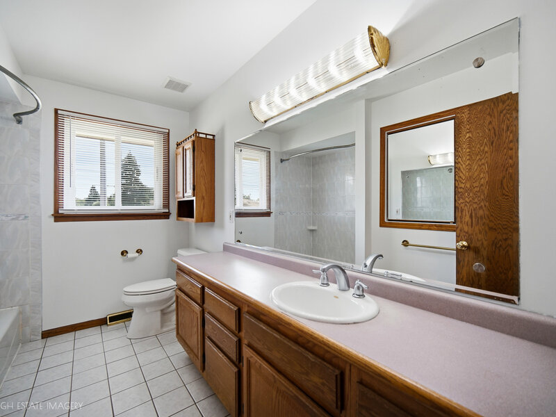 7040 W 107th Street Worth IL 60482