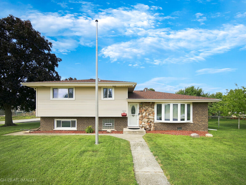 7040 W 107th Street Worth IL 60482