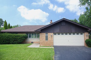 Photo of 16 94th Street Burr Ridge IL 60527