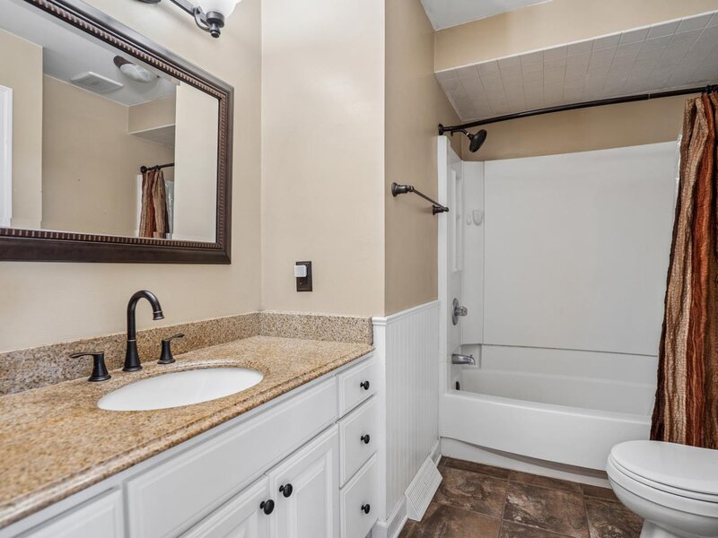 3236 W Dover Court Davenport IA 52804