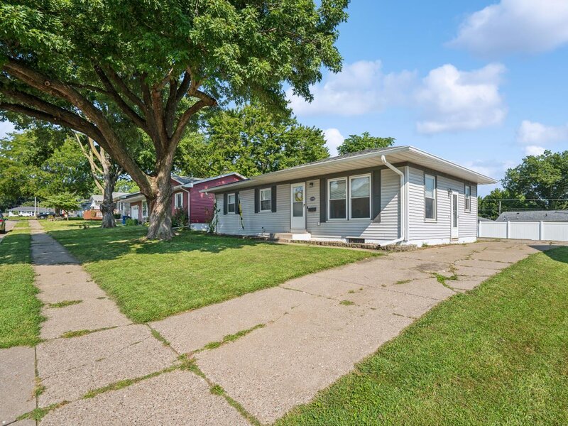 3236 W Dover Court Davenport IA 52804