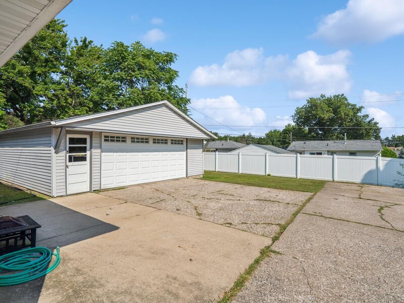 3236 W Dover Court Davenport IA 52804