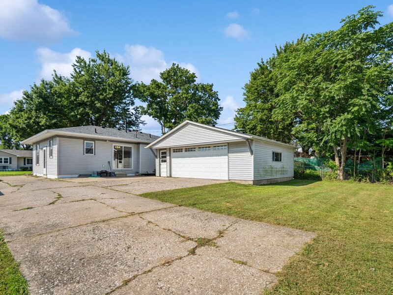 3236 W Dover Court Davenport IA 52804