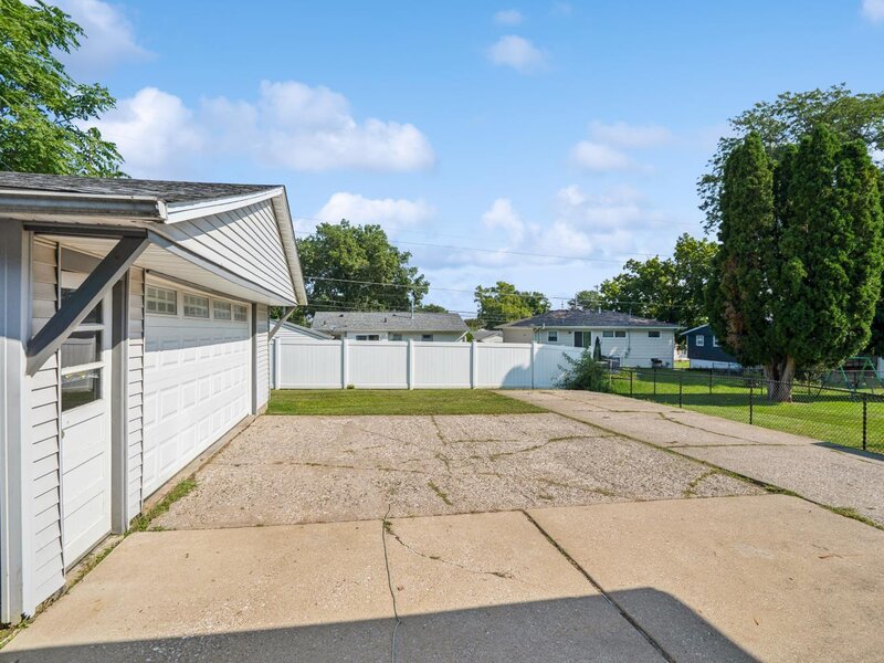 3236 W Dover Court Davenport IA 52804