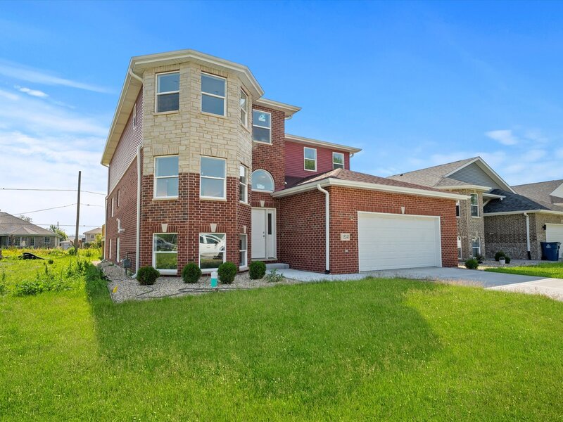 15243 7th Avenue Phoenix IL 60426