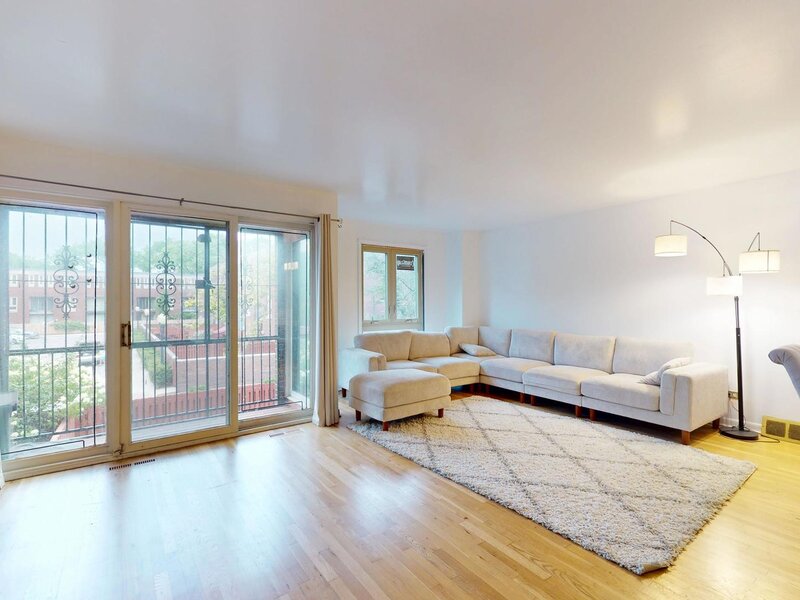 2731 S Michigan Avenue Chicago IL 60616