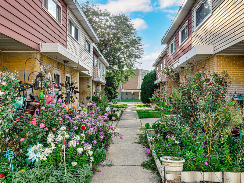 9123 Lamon Avenue Skokie IL 60077