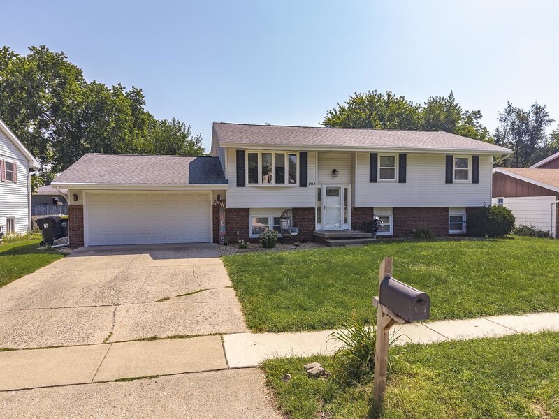 204 Rebecca Lane Normal IL 61761