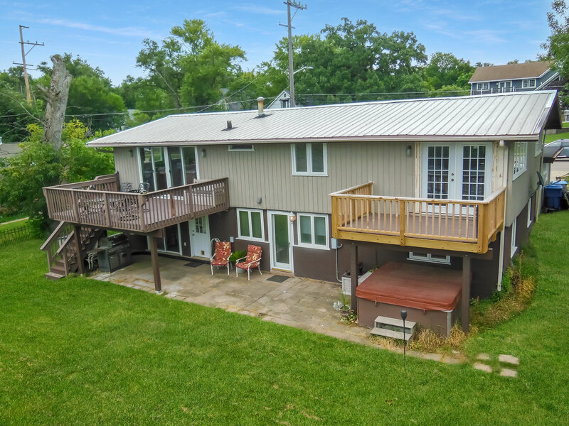 1627 Riverside Avenue St. Charles IL 60174
