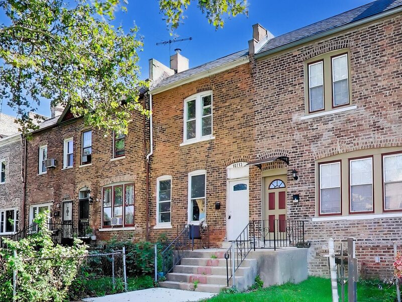 10713 S Champlain Avenue Chicago IL 60628