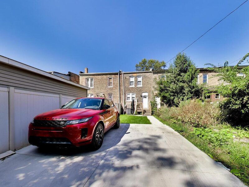 10713 S Champlain Avenue Chicago IL 60628