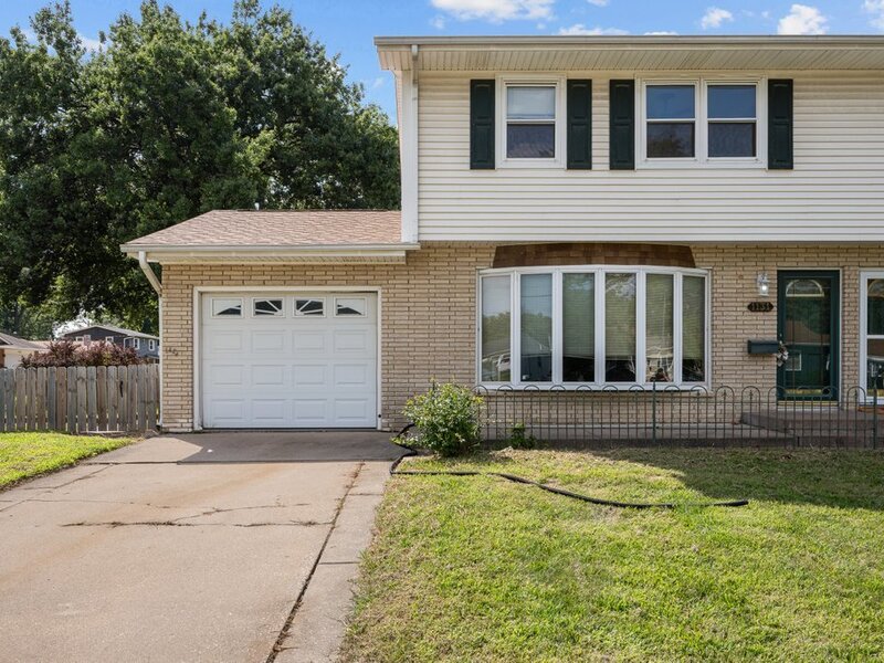 1131 48th Street Moline IL 61265