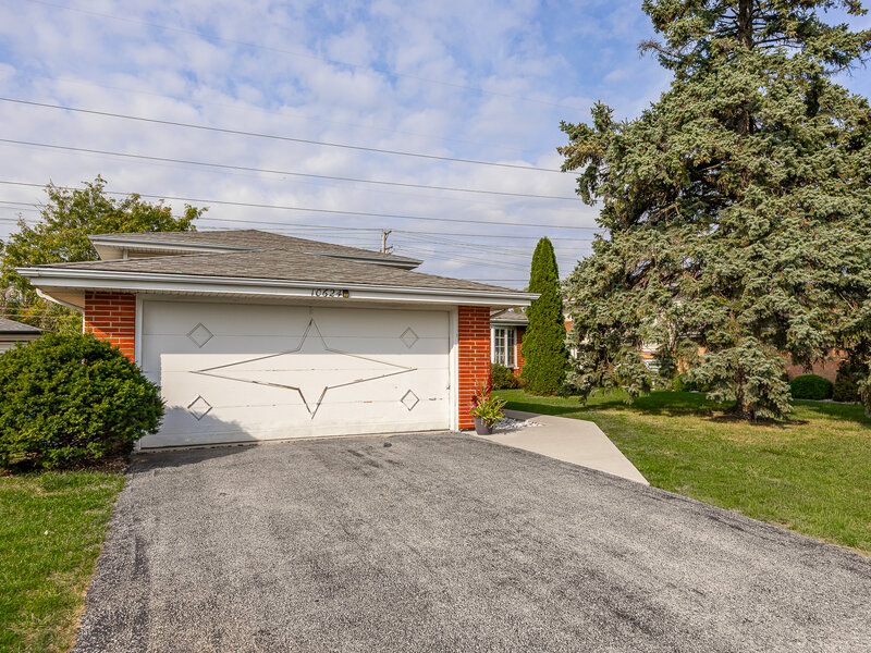 10624 S Michael Drive Palos Hills IL 60465
