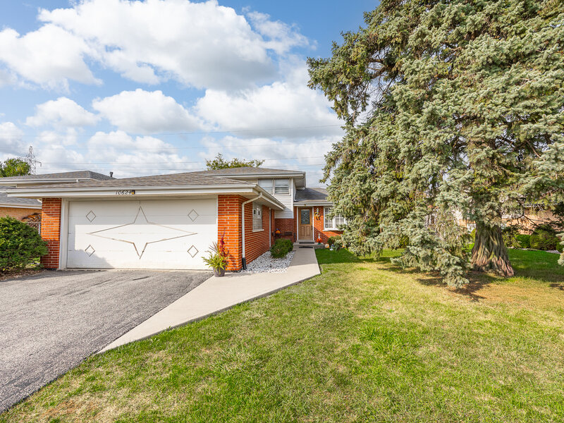 10624 S Michael Drive Palos Hills IL 60465
