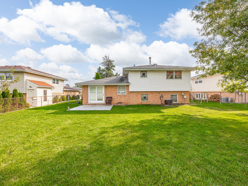 10624 S Michael Drive Palos Hills IL 60465