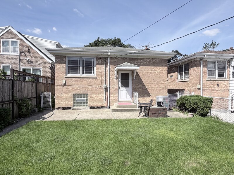 4625 S Komensky Avenue Chicago IL 60632