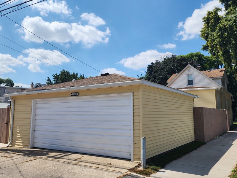 2659 N Mont Clare Avenue Chicago IL 60707