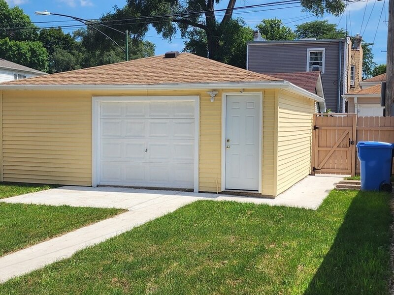 2659 N Mont Clare Avenue Chicago IL 60707
