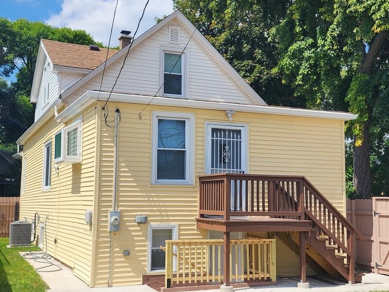 2659 N Mont Clare Avenue Chicago IL 60707