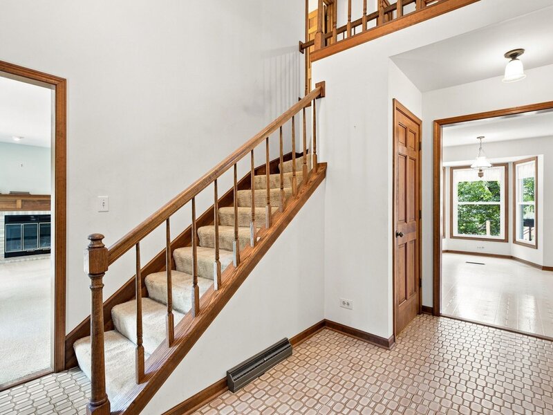 520 Glenwood Trail Elgin IL 60120