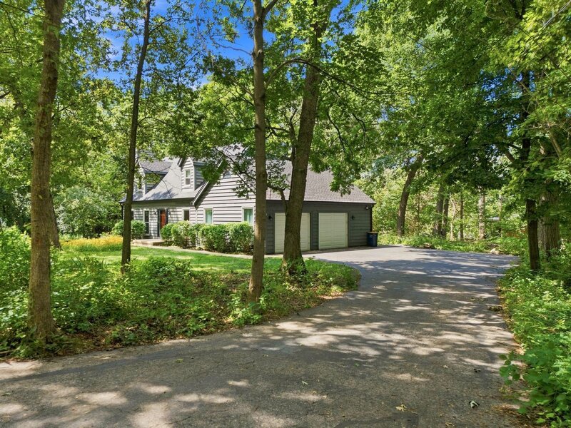 520 Glenwood Trail Elgin IL 60120