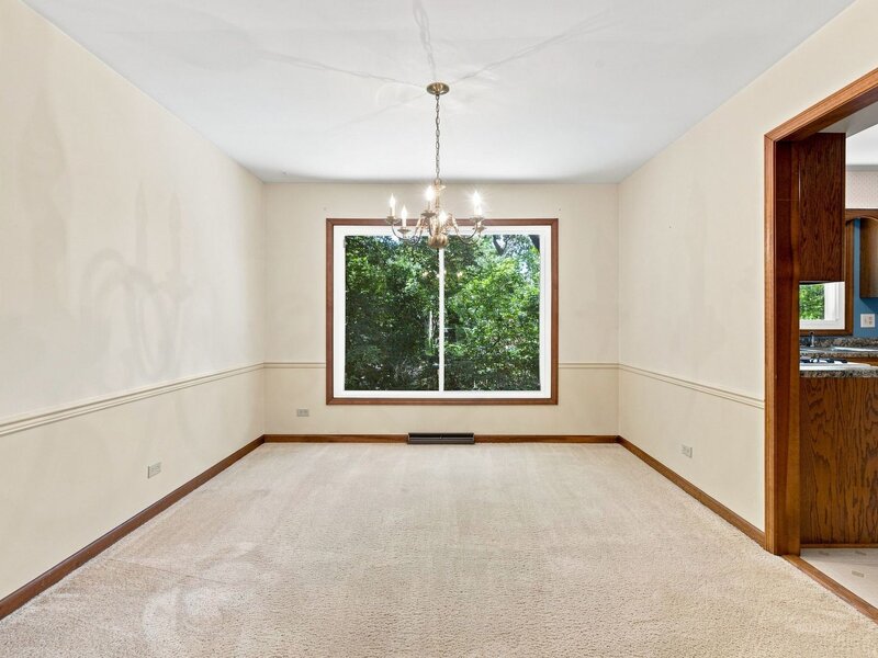 520 Glenwood Trail Elgin IL 60120