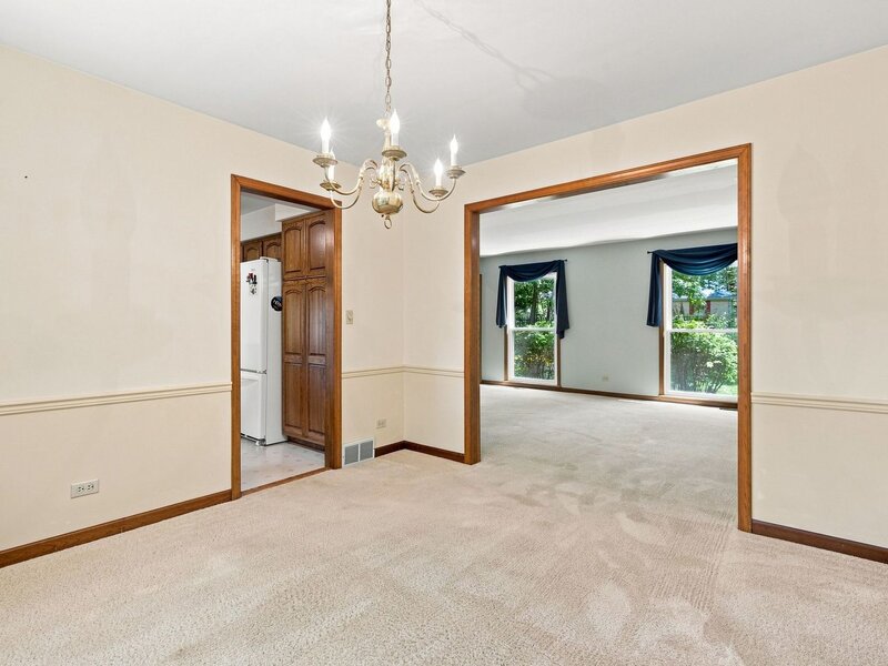 520 Glenwood Trail Elgin IL 60120
