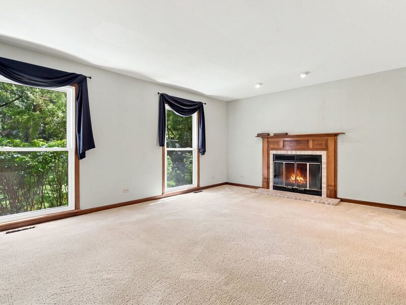520 Glenwood Trail Elgin IL 60120