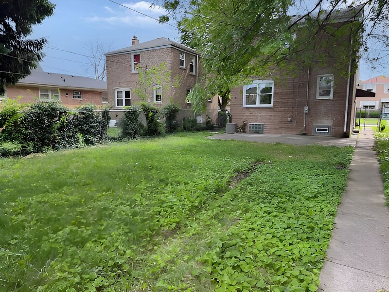12328 S Peoria Street Calumet Park IL 60827