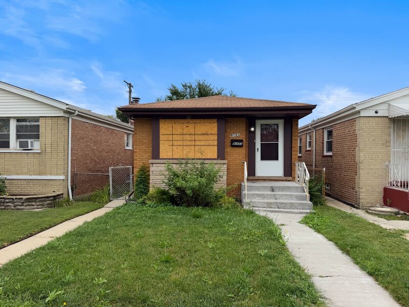 9133 S Halsted Street Chicago IL 60620