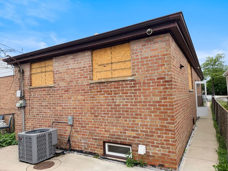 9133 S Halsted Street Chicago IL 60620