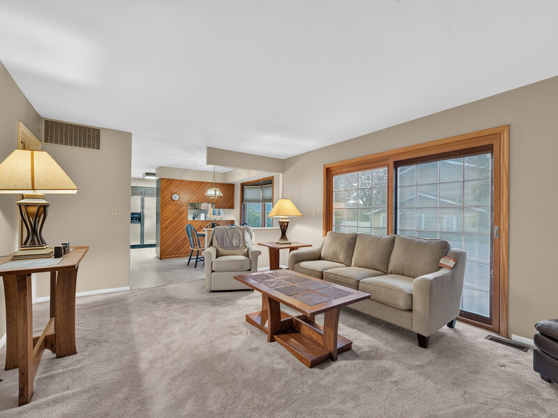 1109 Lancaster Avenue Elk Grove Village IL 60007