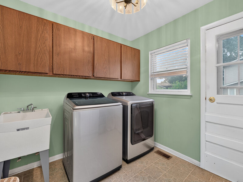 1109 Lancaster Avenue Elk Grove Village IL 60007