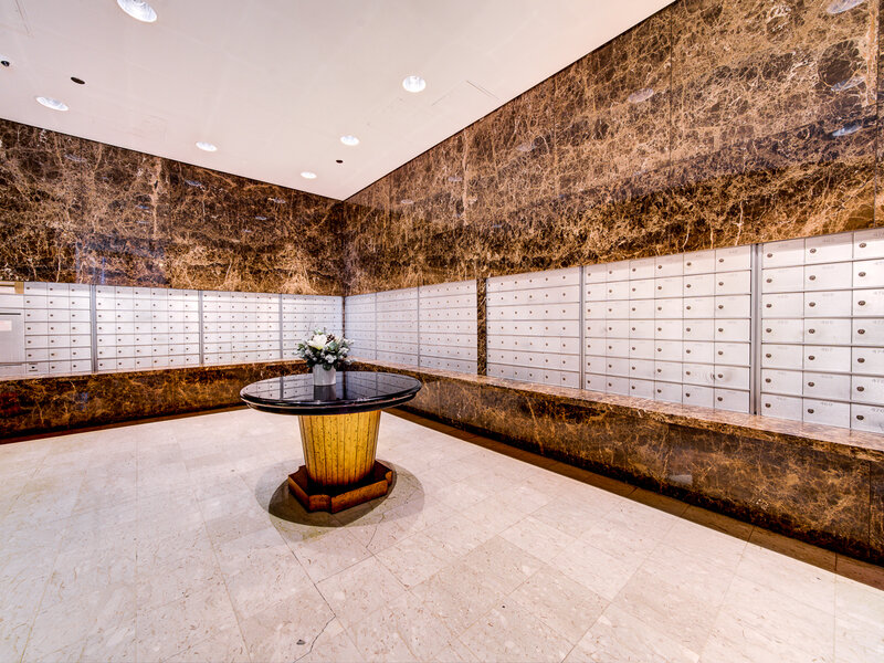 10 E Ontario Street Chicago IL 60611
