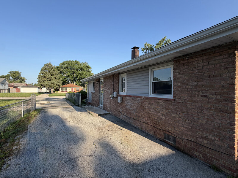 16247 Paulina Street Markham IL 60428