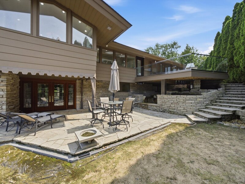 130 N Dee Road Park Ridge IL 60068