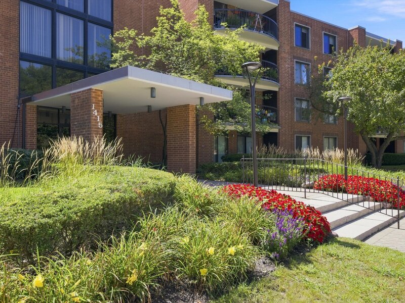 1415 E Central Road Arlington Heights IL 60005