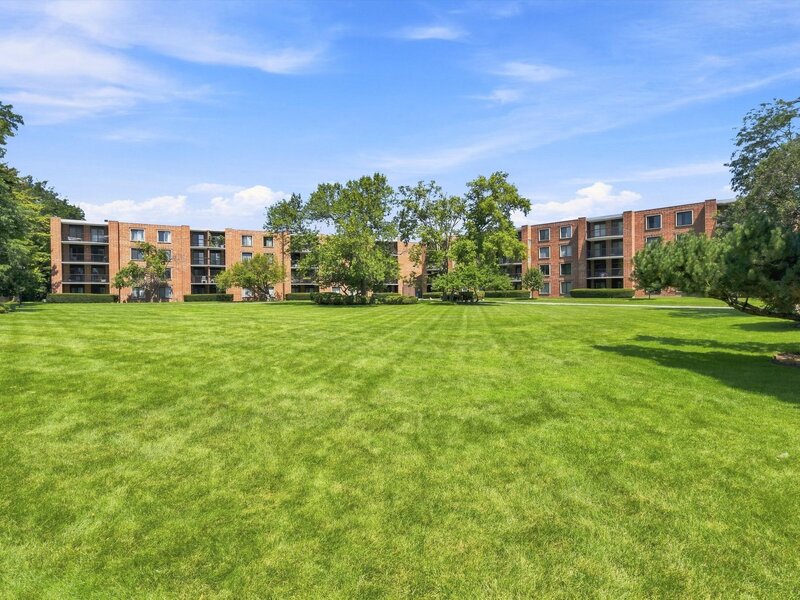 1415 E Central Road Arlington Heights IL 60005
