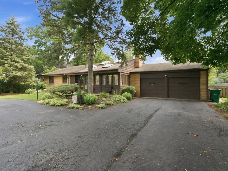 567 Happ Road Northfield IL 60093