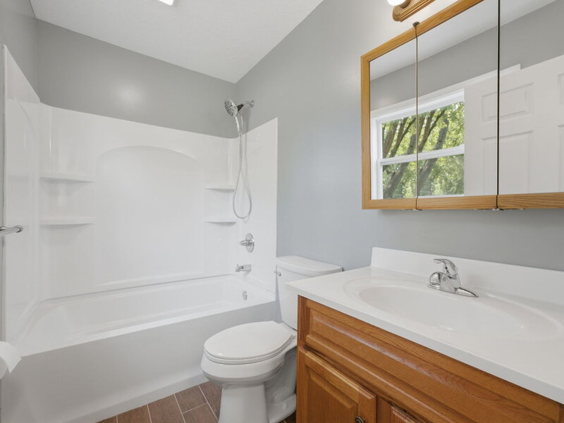 1903 Kings Drive Bettendorf IA 52722