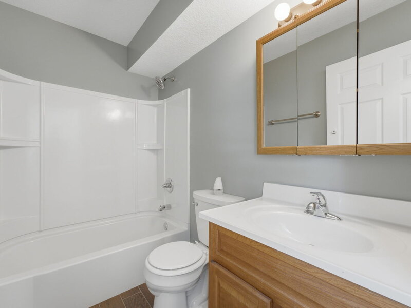 1903 Kings Drive Bettendorf IA 52722