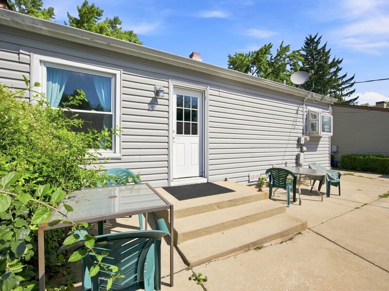 1725 Evergreen Avenue Hanover Park IL 60133
