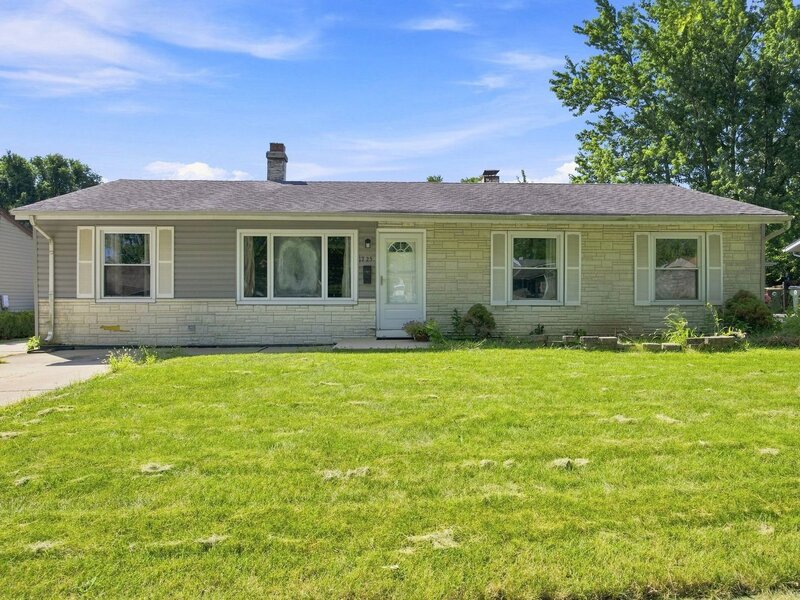 1725 Evergreen Avenue Hanover Park IL 60133