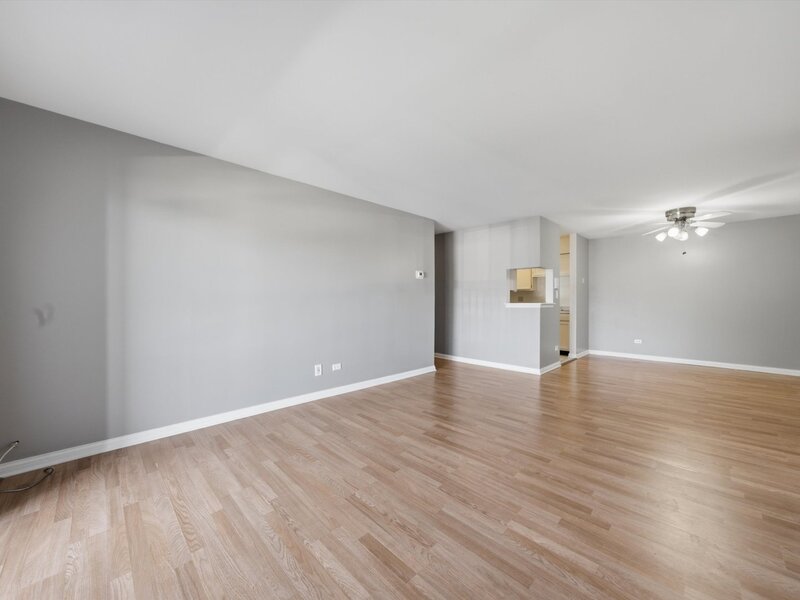 1422 Stonebridge Circle Wheaton IL 60189